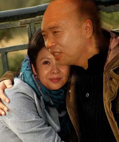 董文华与赖昌声浴照事件 董沉寂多年首次亮相