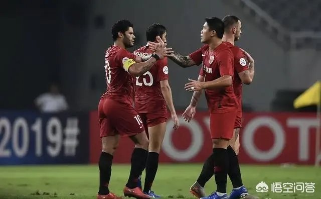 亚冠上港2-2浦和红宝石,日本的第一个进球是颜骏凌的锅还是犯规?哈桑执法公平吗?