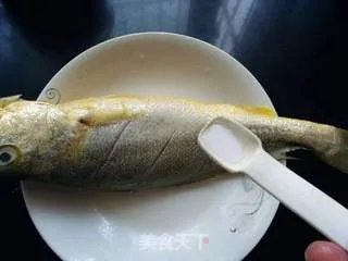 干煎黄花鱼