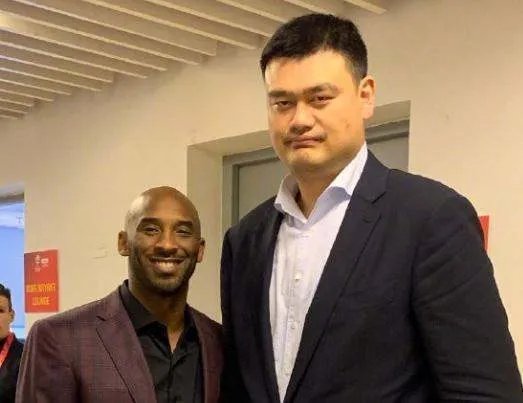 为何都说姚明是合影杀手?