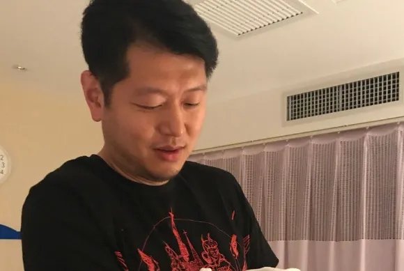 莫科现任妻子有多孝顺？