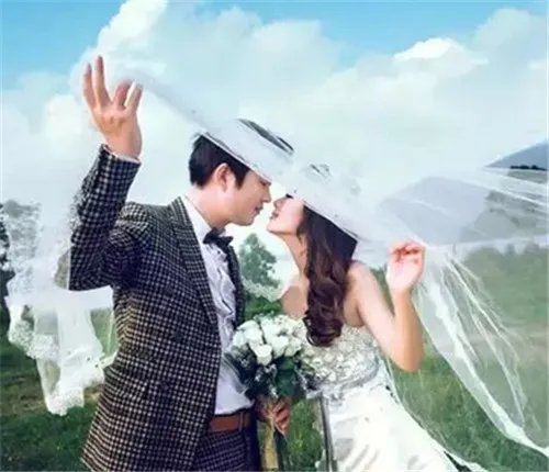 南昌婚纱摄影价格一览表 南昌哪里拍婚纱好