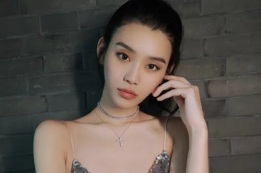 医生目测已怀孕30周,小腹孕相很明显,奚梦瑶又怀孕了吗?