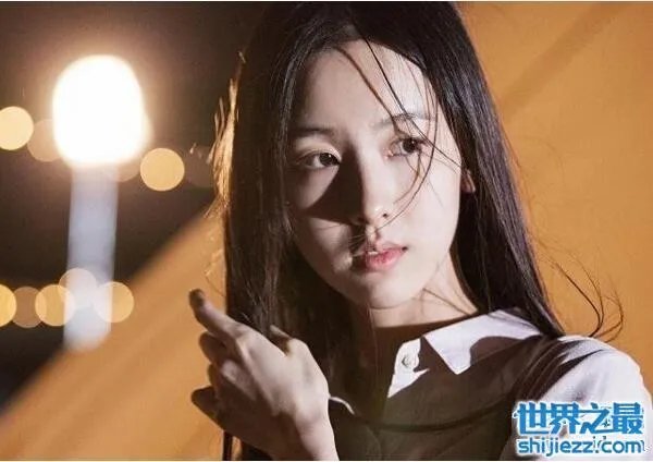 最美校花陈都灵高中丑事曝光,被渣男上过(禽兽)