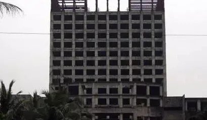 云南昆明,七年烂尾楼被爆破拆除,那些买了房子的人该咋办?