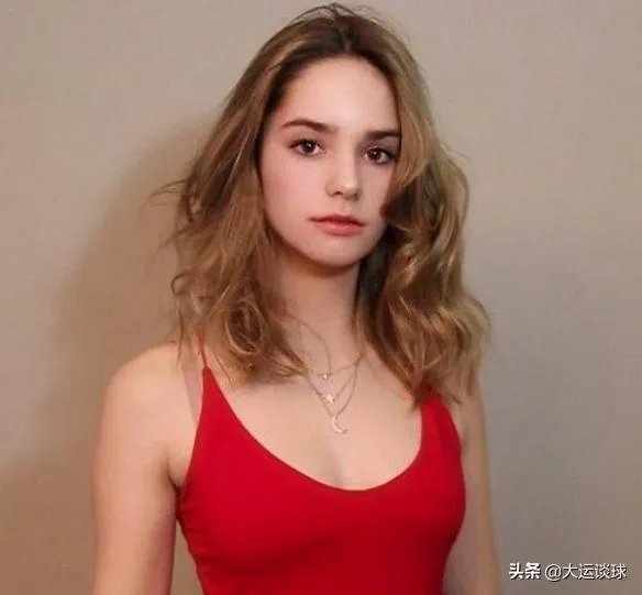 15岁的网球少女麦基瑞恩为何会迅速在美国蹿红呢?