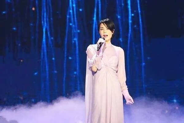 王菲与谢霆锋现在怎么样了?女人如何才能像王菲一样永远有人爱?