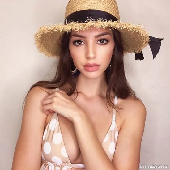 完美身材的御姐  来自美国的爆红模特Celine Farach