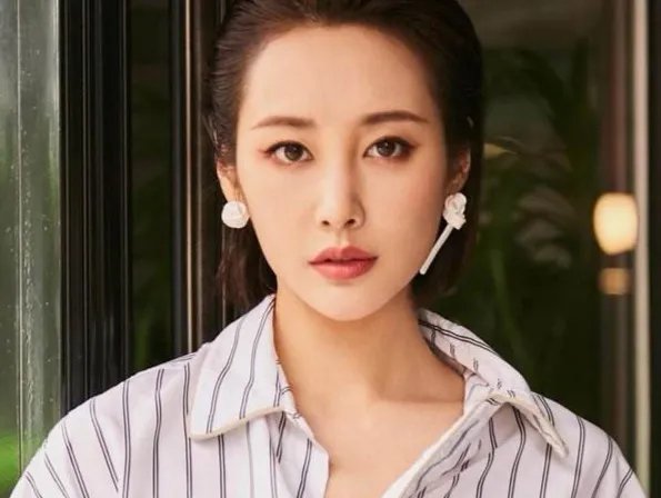 万茜就是一匹黑马到处飘,女人怎样才能让自己闪光?