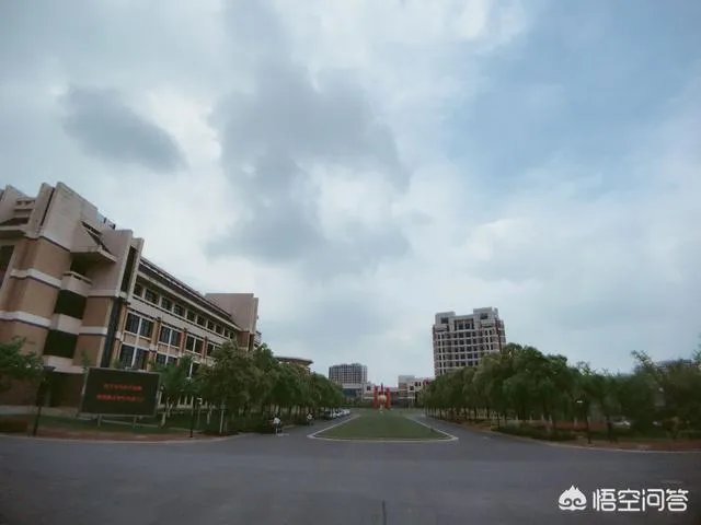 上海应用技术大学与南京工程学院,该如何选择?