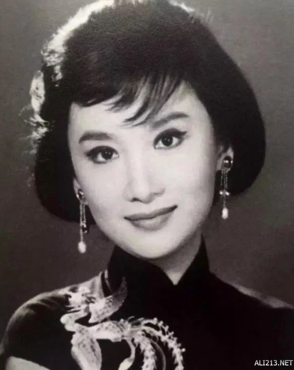 金庸的“梦中情人”夏梦辞世 享年83岁 是小龙女原型