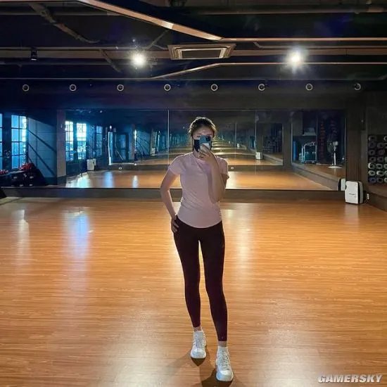 韩国女数学老师走红 网友：老师我想学数学