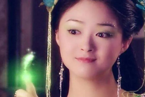 在《欢天喜地七仙女》中,鱼日喜欢的是红儿还是绿儿?