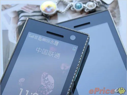 夏普首款直板手机，香水瓶媚惑设计