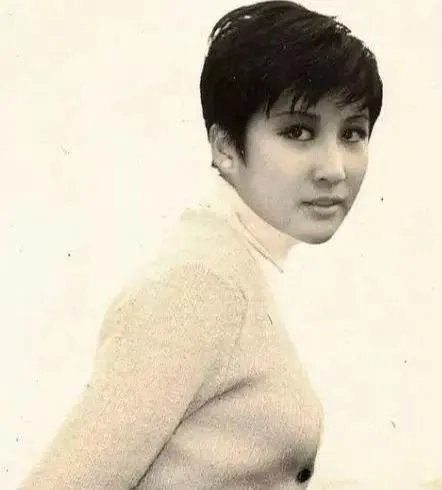 向华强唯一的亲生女儿是谁?现在结婚了吗??