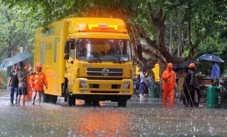 中秋假期超10省区市将有强降雨,市民出行需要注意哪些问题?