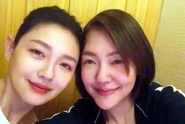 徐妈妈流泪谈女儿离婚原因,大S因汪小菲的爷们脾气过得很辛苦,你怎么看?