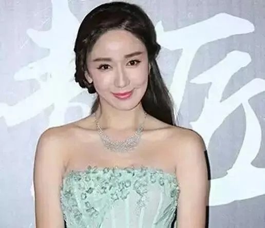 哪些女明星本来很好看却要整容,还越整越丑?