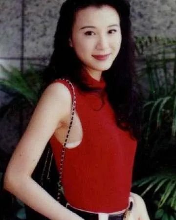 哪些女明星本来很好看却要整容,还越整越丑?