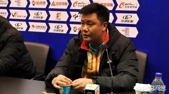 决赛第六场,对于上海女排主教练王之腾的换人问题你怎么看?