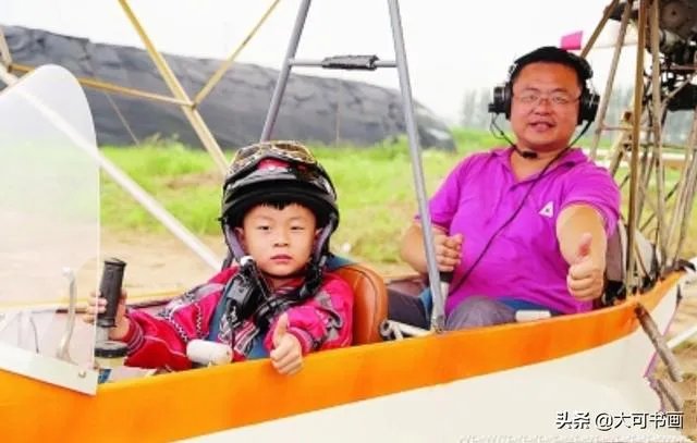 如何看待裸跑弟何宜德11岁大学毕业以及鹰爸教育?