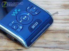 音乐+拍照随心所欲 索爱W595继续走低