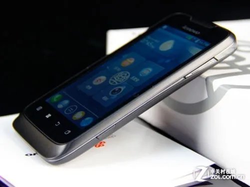1GHz双核+2000mAh 联想乐Phone A789评测