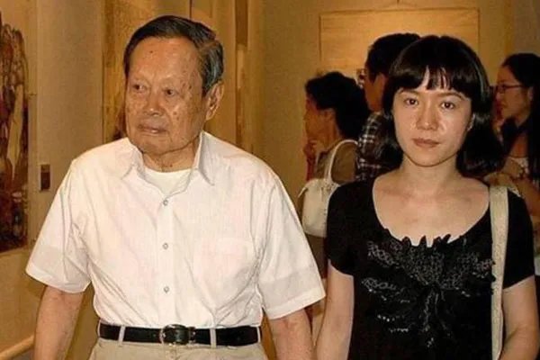 杨振宁和翁帆有孩子吗?