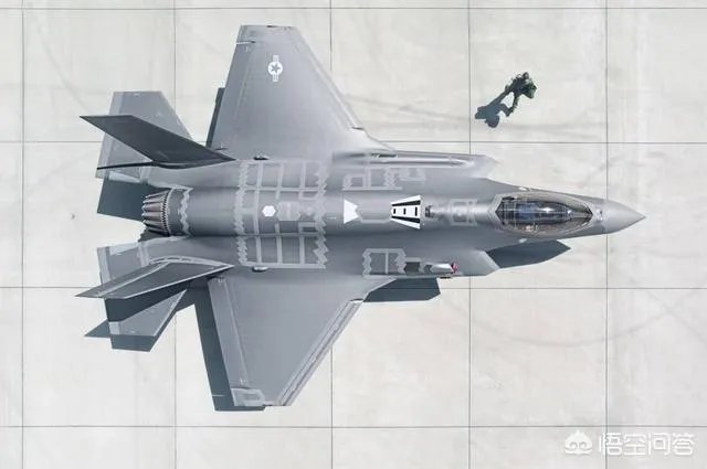 美国的F22和F35都是五代机,它们都有哪些相同点,又有何区别?