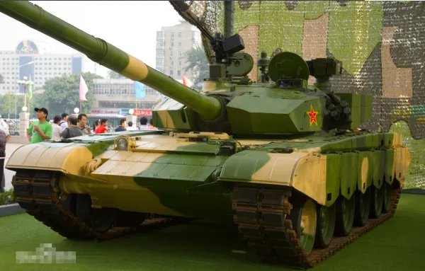 99式坦克和T90坦克在性能上哪个更优越？