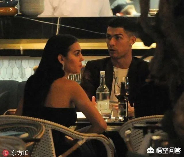 C罗花2.7万镑点两瓶红酒请女友吃饭,有人猜测其好事将近,求婚已成功,对此你怎么看?