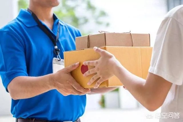 为什么取快递时一些快递员总是先让签收?我们有权先验货再签收吗?
