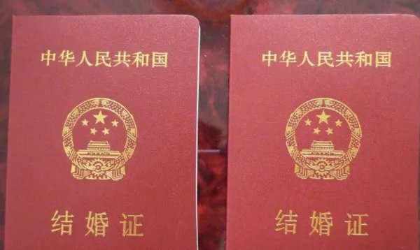 向佐郭碧婷婚期确定,你觉得男女最好的结婚年龄是什么?