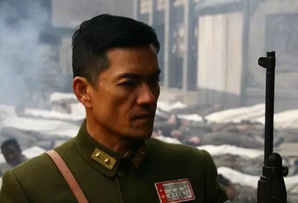 如何评价喋血孤城?值得一看吗?