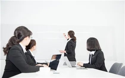 个人独资企业的名称中可以叫什么