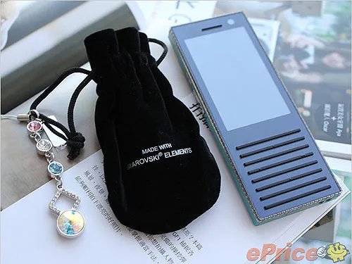 夏普首款直板手机，香水瓶媚惑设计