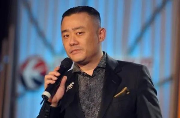 将要重蹈周立波覆辙时,黄渤如何拉张艺兴一把?