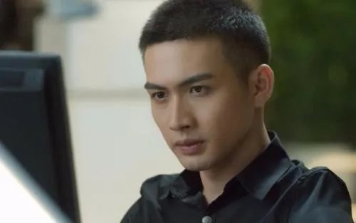 暴风眼的男主演过哪些电视剧?