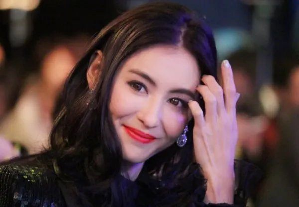 张柏芝被索赔巨额资金,谢霆锋会不会出手帮她渡过难关?