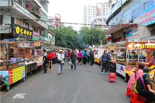 直击静态管理下的三亚:车流稀少,街上白马奔跑!三亚何时能解封?