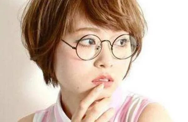 一般女生戴眼镜会对自己的颜值有什么影响?