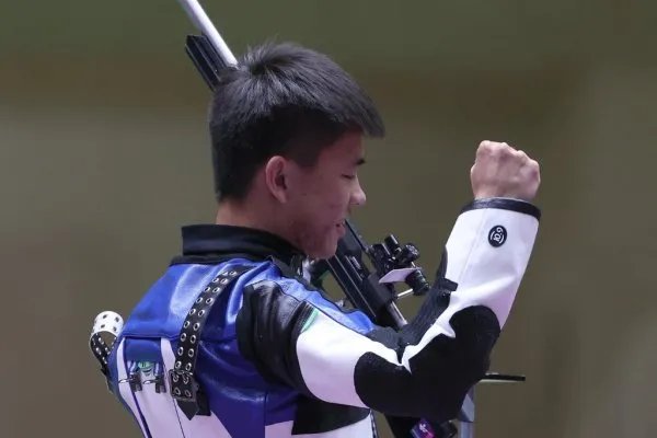 张常鸿打破世界纪录拿下冠军,你知道曾经的纪录都是谁创下的吗?