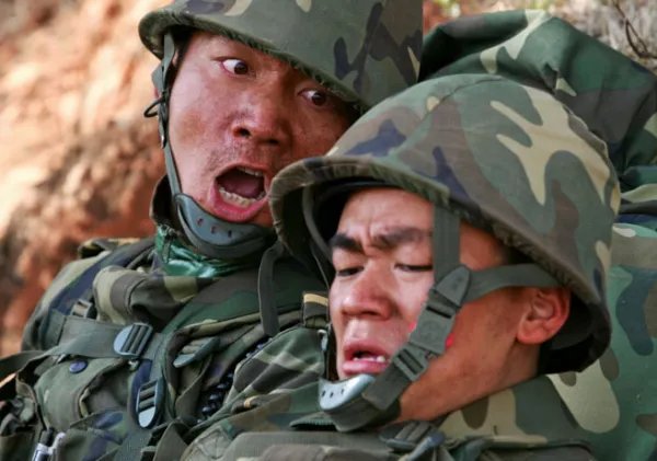 《士兵突击》中的伍六一是谁饰演的?演技如何?
