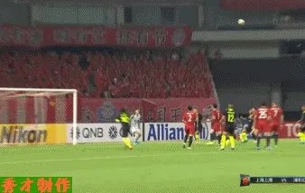 亚冠上港2-2浦和红宝石,日本的第一个进球是颜骏凌的锅还是犯规?哈桑执法公平吗?