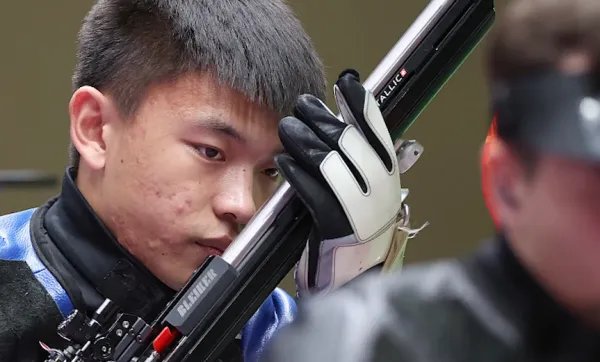 张常鸿打破世界纪录拿下冠军,你知道曾经的纪录都是谁创下的吗?