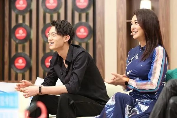 江珊嫁给了小15岁的男友张博,姐弟恋会幸福吗?