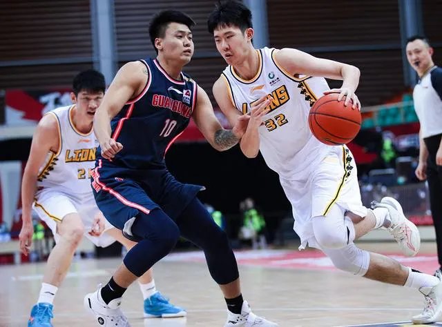 领先24分险些被广厦男篮逆转,广东队到底发生了什么?你怎么看?