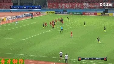 亚冠上港2-2浦和红宝石,日本的第一个进球是颜骏凌的锅还是犯规?哈桑执法公平吗?