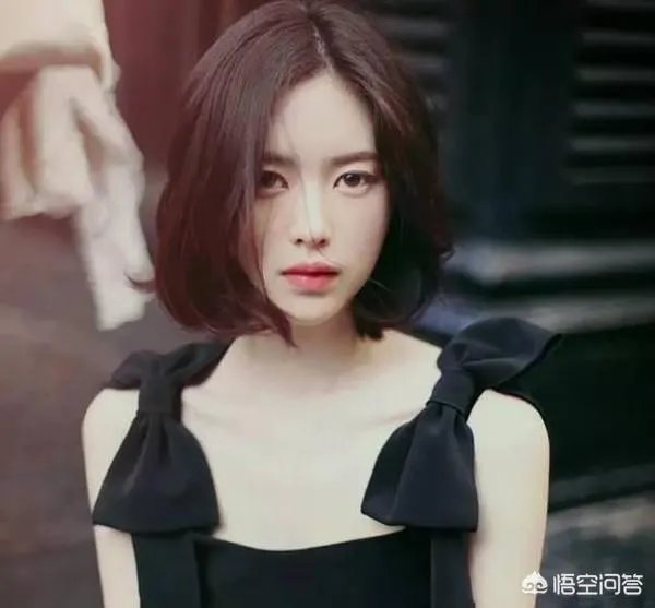 在学校扎什么发型好看?