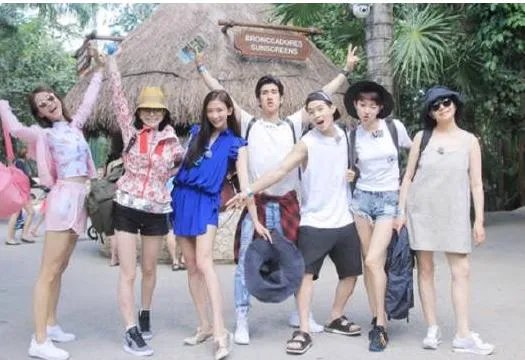 你知道李小璐的闺蜜团中还有个姜妍吗?